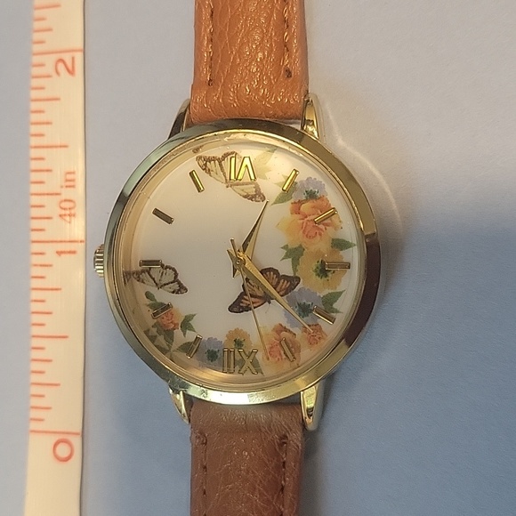 Butterfly Women's Watch with Brown Imitation Leather Band - Picture 4 of 5